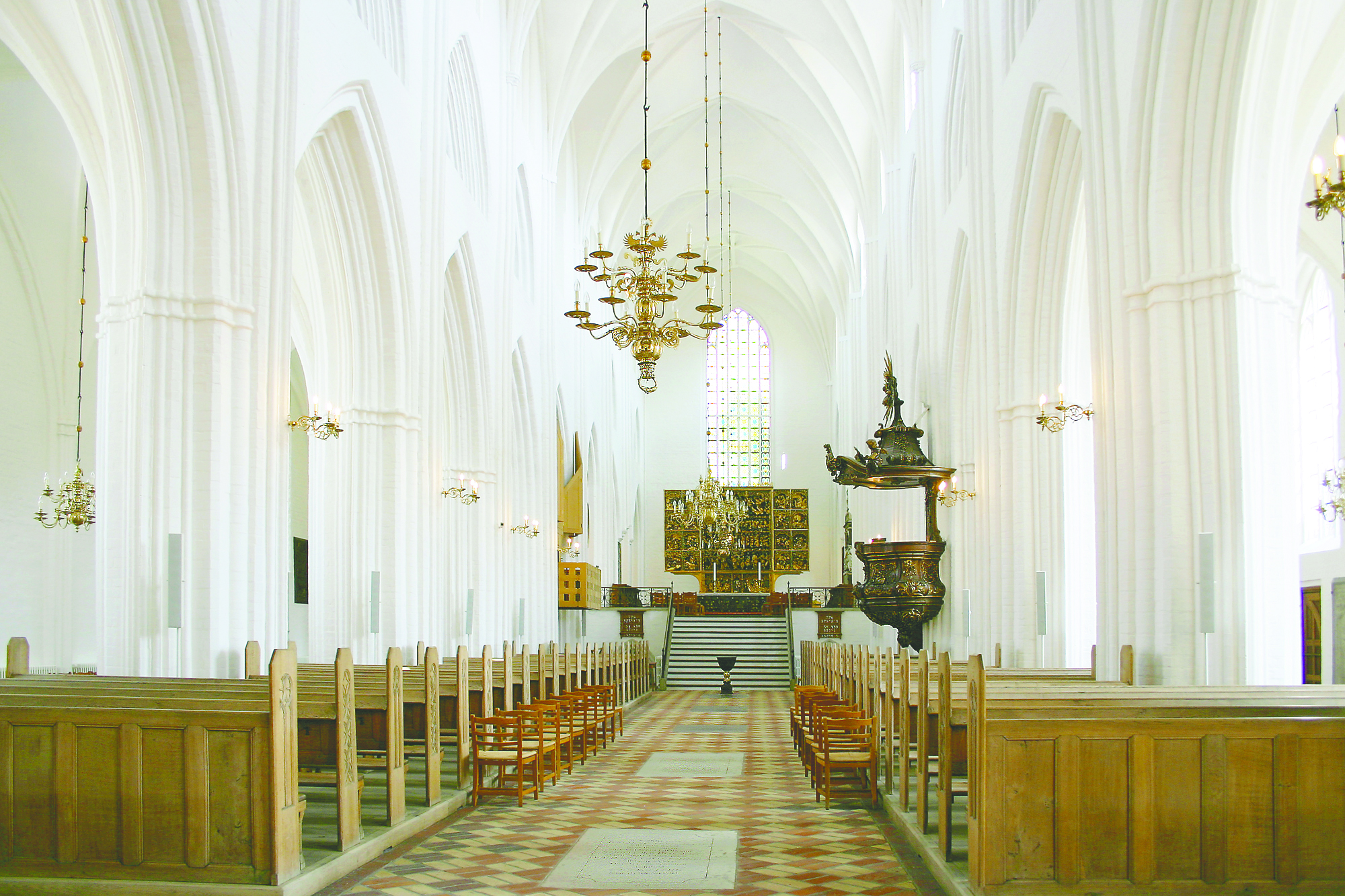 Affugtning sikrer Odense Domkirkes inventar Affugtning sikrer Odense Domkirkes inventar